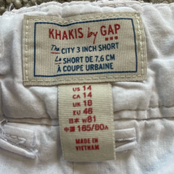 Gap white shorts - Picture 2 of 5